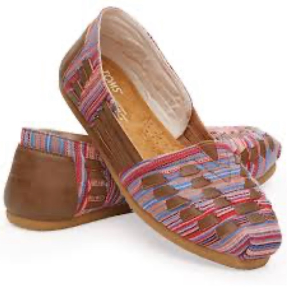 Tom's slip on Huaracha shoes flats NEW great for vacay size 8.5 super cute comfy - Picture 2 of 5
